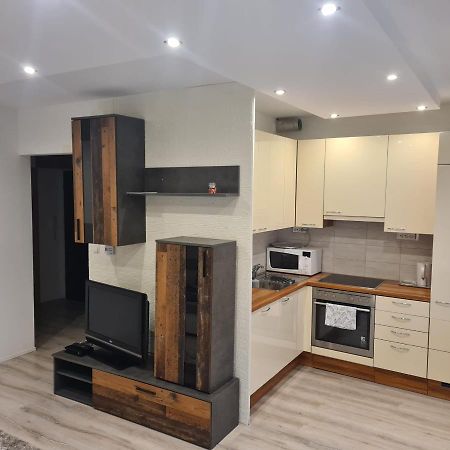 Verebes Apartman เยอร์ ภายนอก รูปภาพ
