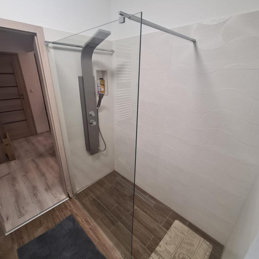 Verebes Apartman เยอร์ ภายนอก รูปภาพ